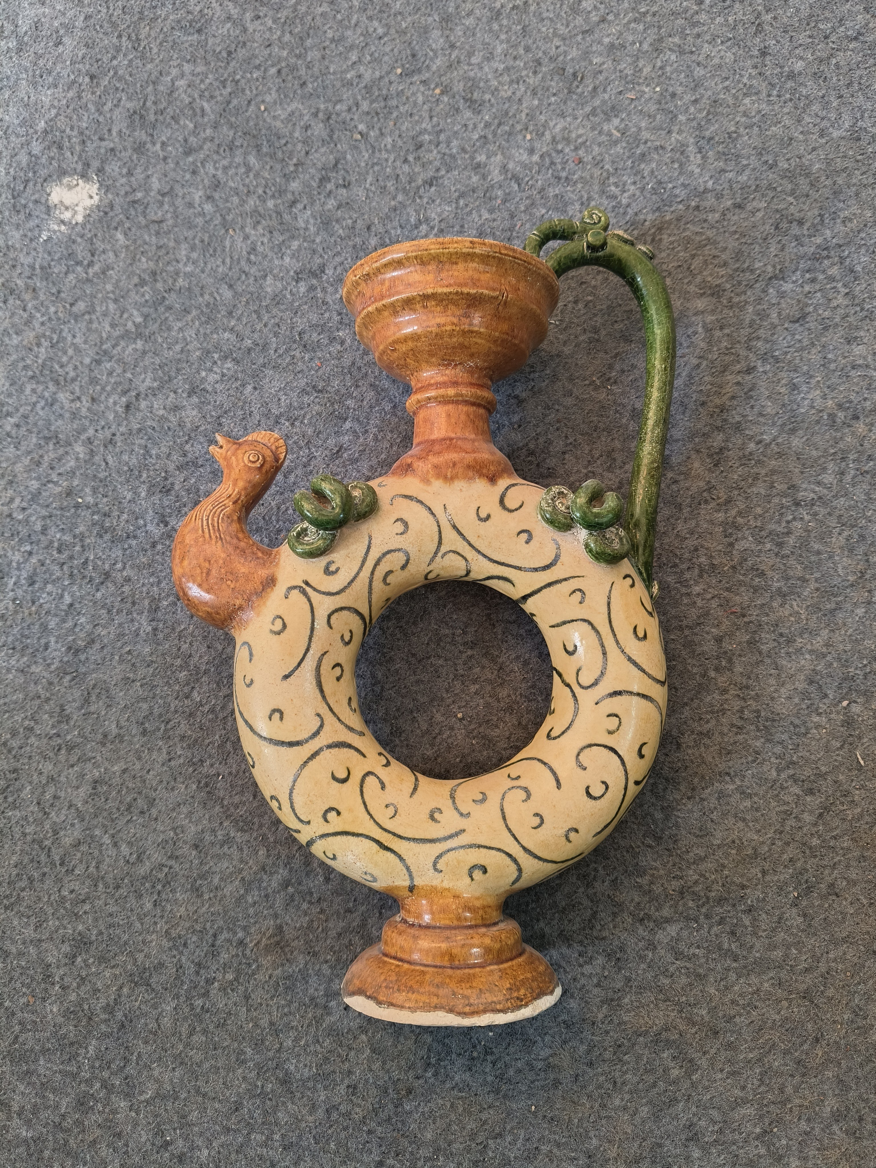 三彩，   唐，   包老