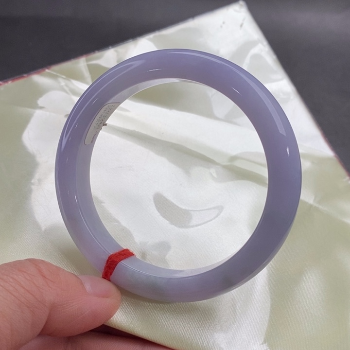 翡翠手镯未镶嵌56圈
