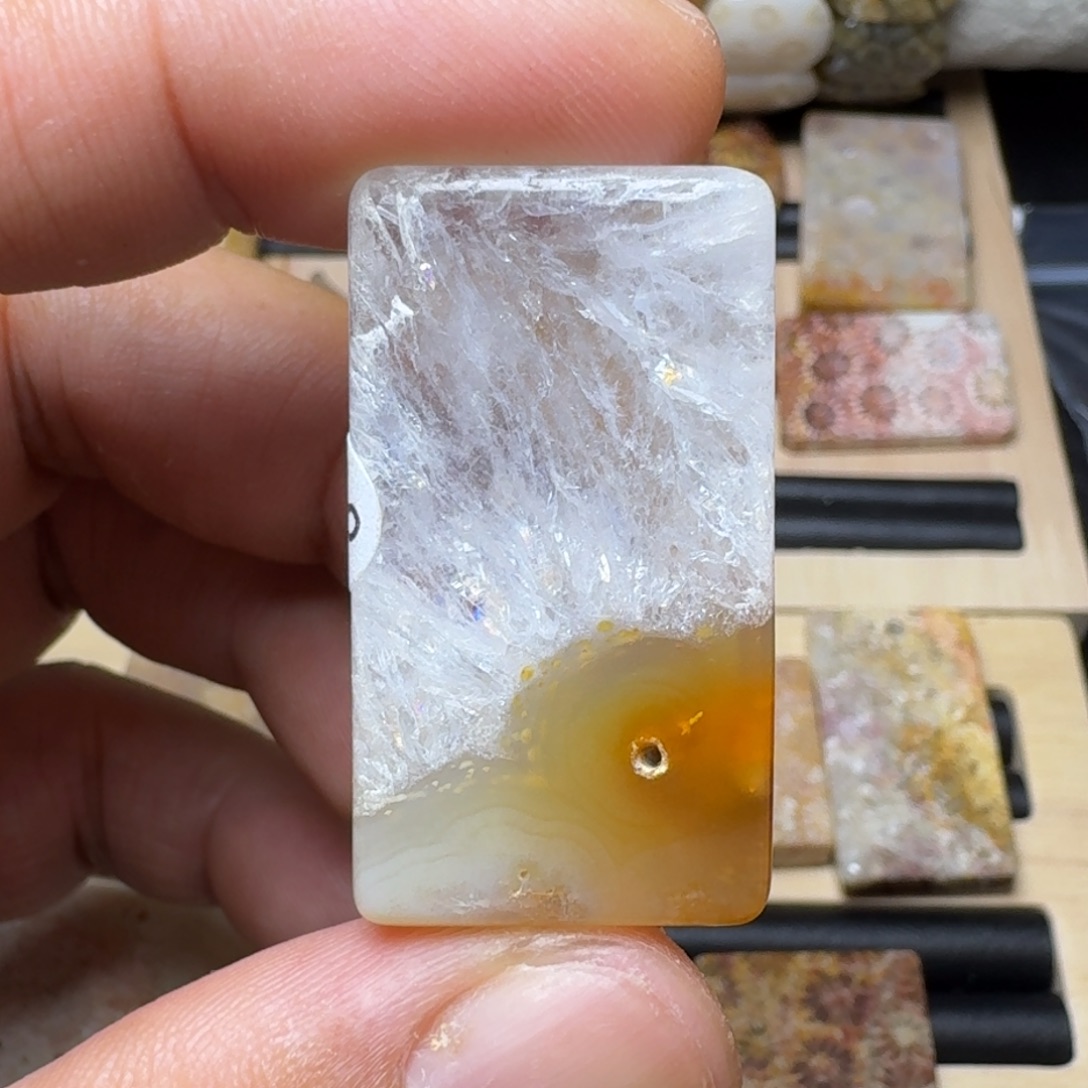 石英质玉纯天然色有机玉石保真色未镶嵌特价