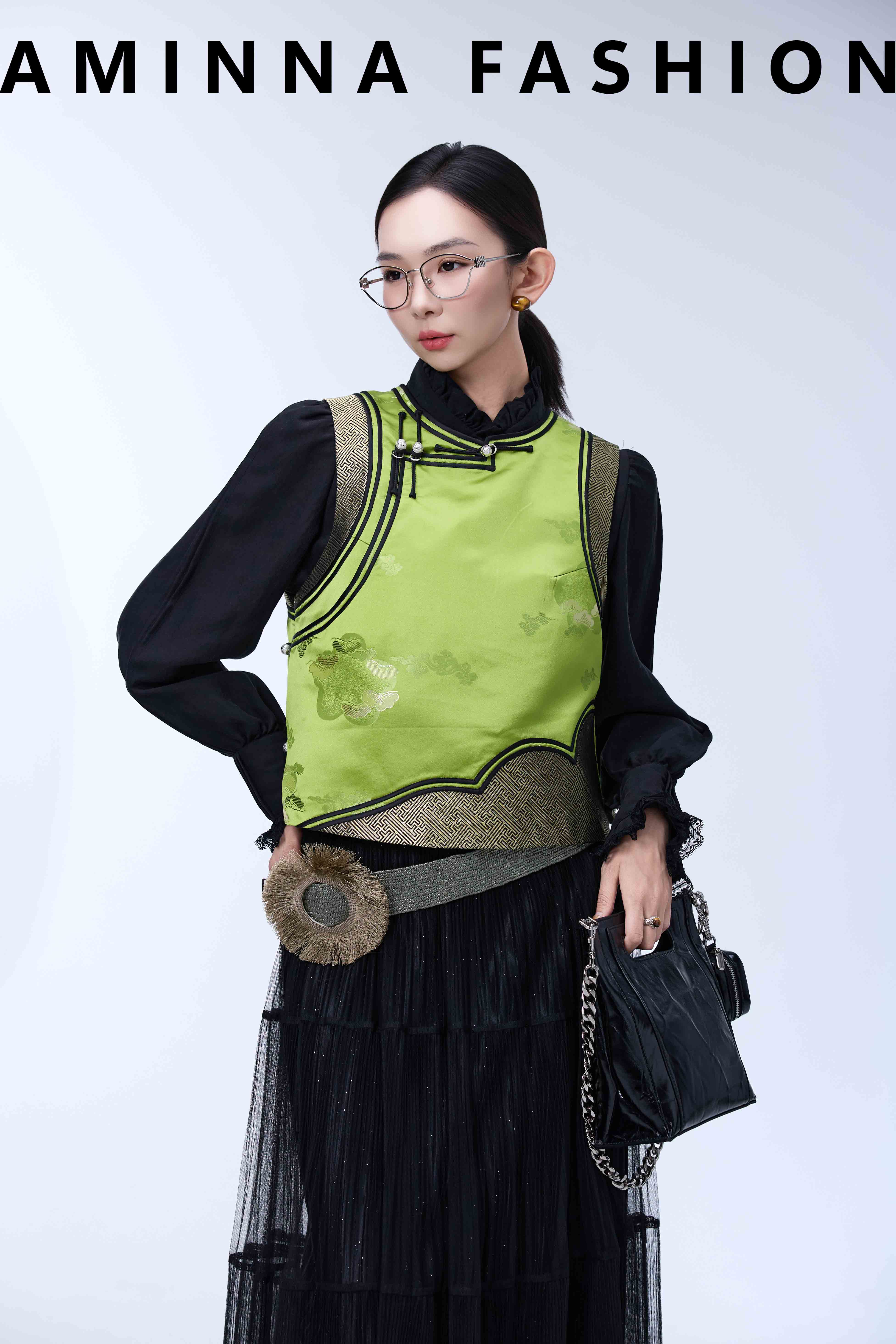 AMNA/阿泯娜外搭马夹民族风蒙古元素提花马甲经典格格圆领宽松款