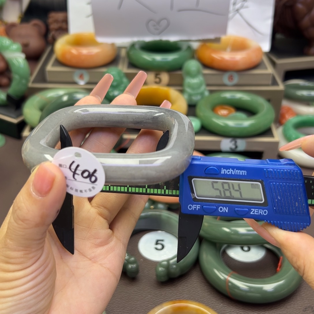 未镶嵌手镯石英岩玉