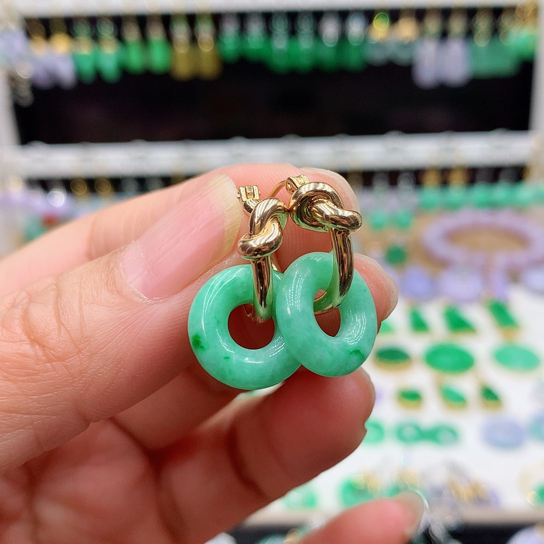 翡翠耳饰18K金镶嵌的