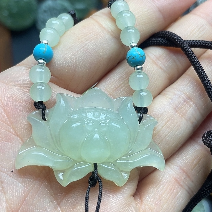 未镶嵌蛇纹石玉颈饰