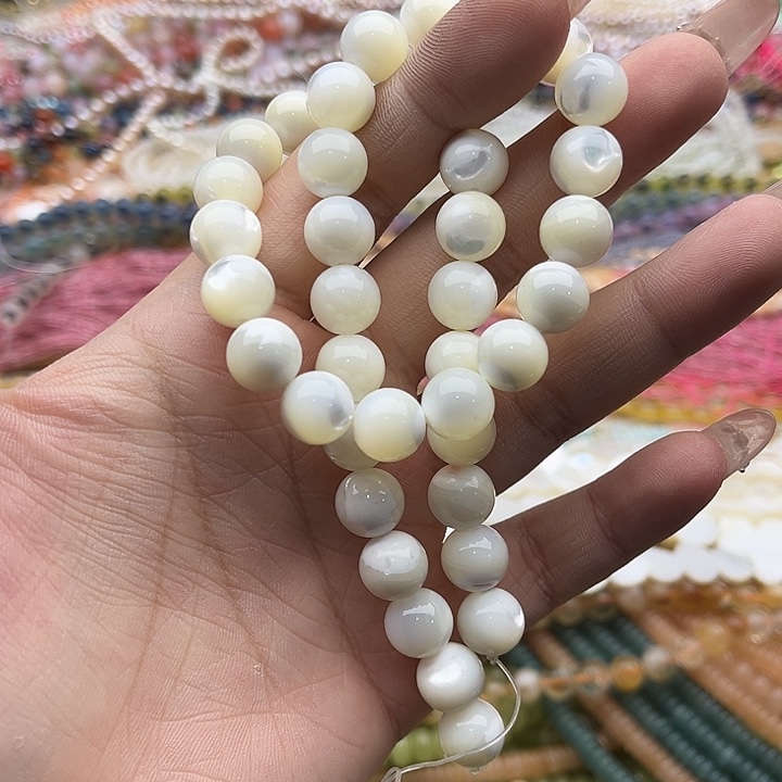 玛瑙/玉髓珠宝半成品未镶嵌一条10mm左右白蝶贝珠