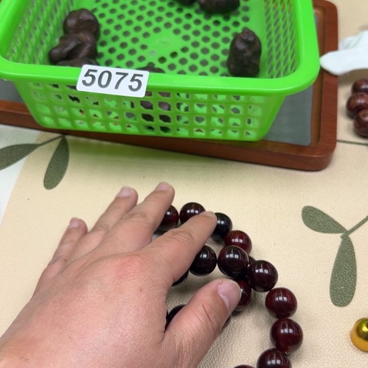 白玉菩提手串红色313