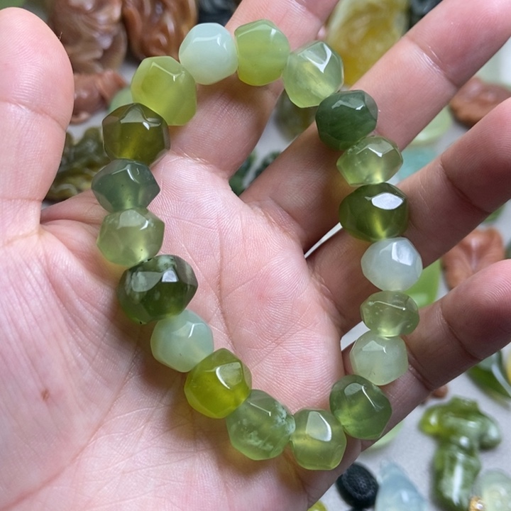 蛇纹石玉手串未镶嵌