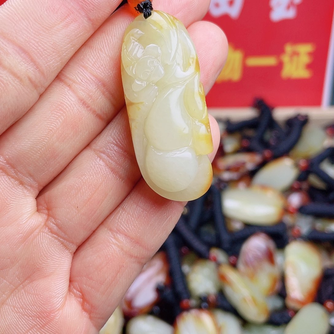 和田玉颈饰未镶嵌