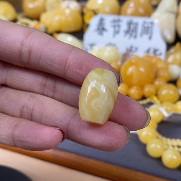 琥珀裸石未镶嵌桶珠