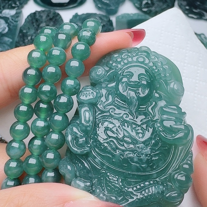 颈饰未镶嵌翡翠天然的A货翡翠多样性发其一