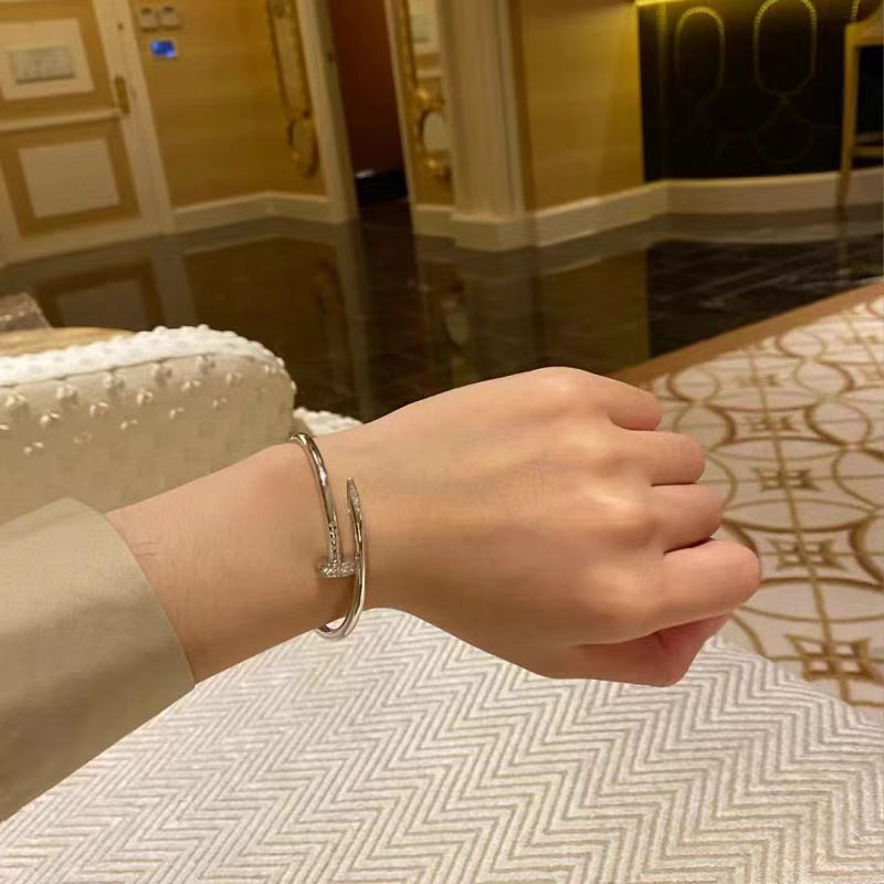 18K金镶轻奢时尚初恋设计师钉子手镯#4018