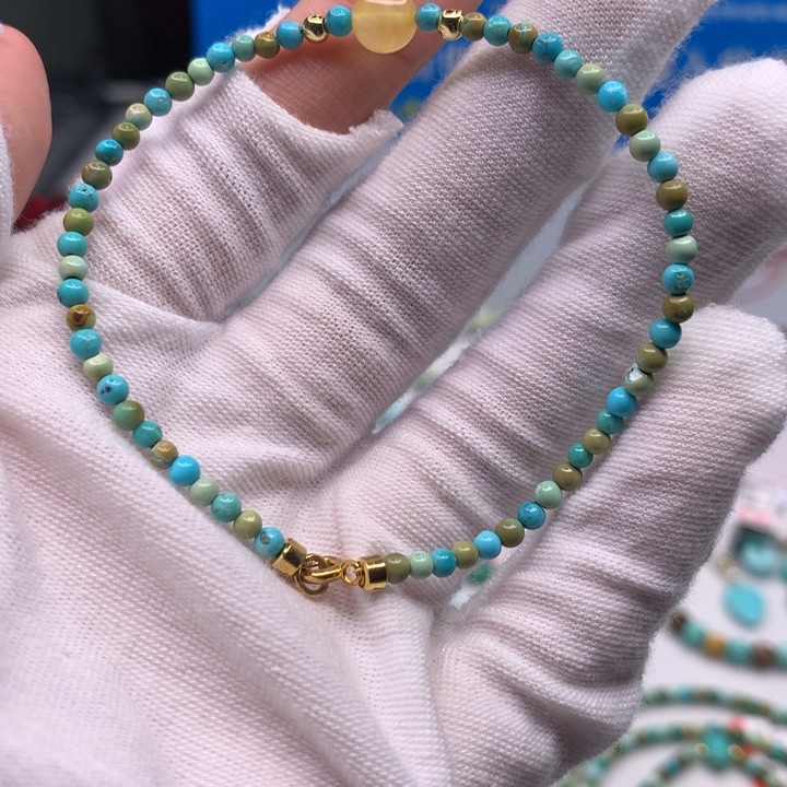 绿松石配饰未镶嵌