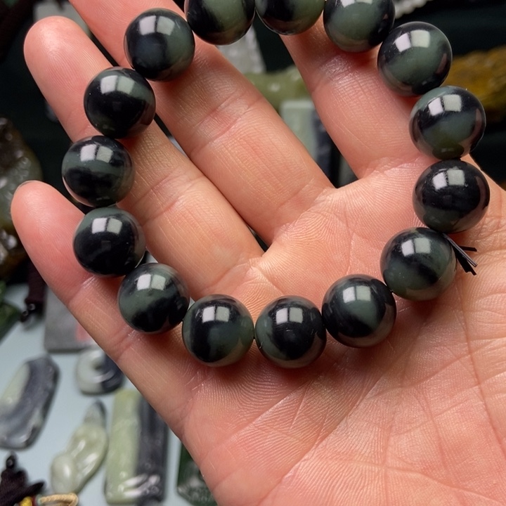 苦***酒和田玉（糖玉）未镶嵌颈饰