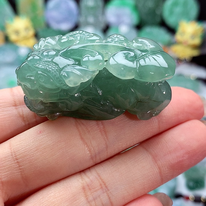 翡翠颈饰未镶嵌翡翠