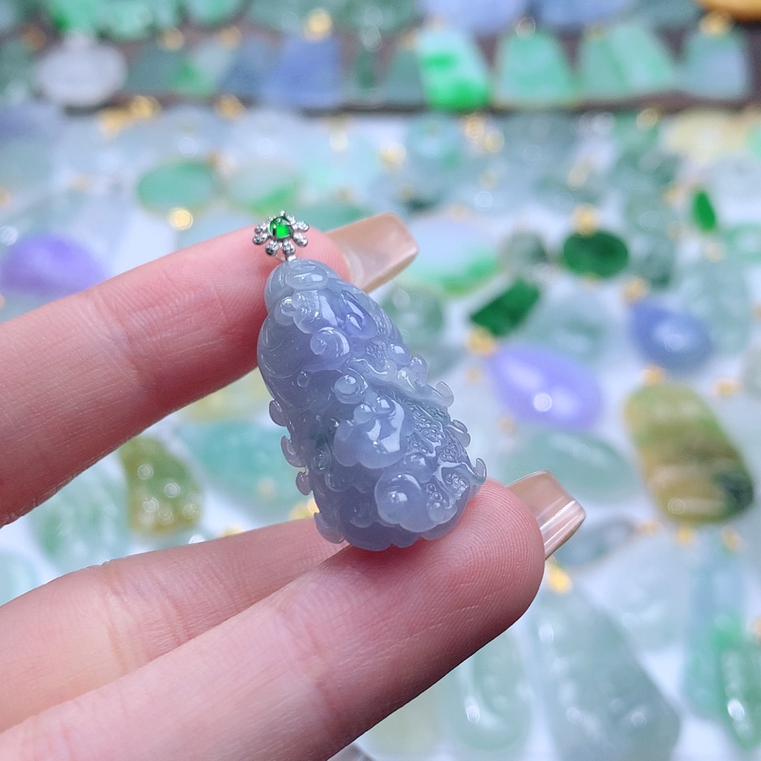 翡翠颈饰未镶嵌翡翠