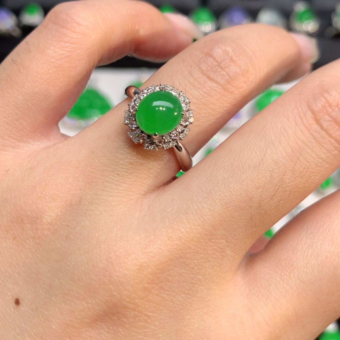 翡翠18K金镶嵌戒指