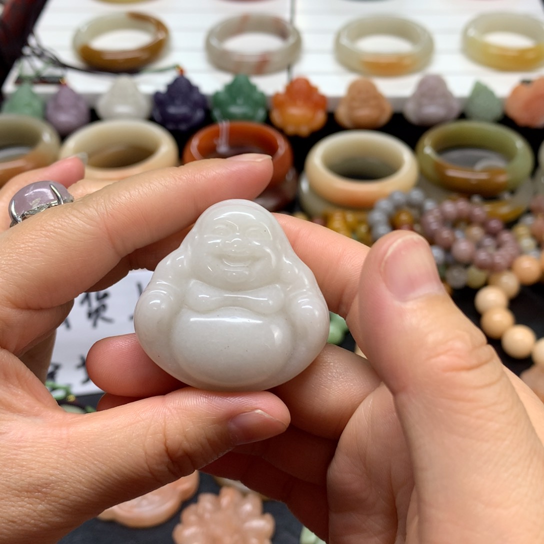 石英质玉吊坠未镶嵌