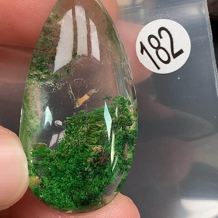 黄***君水晶未镶嵌颈饰天然