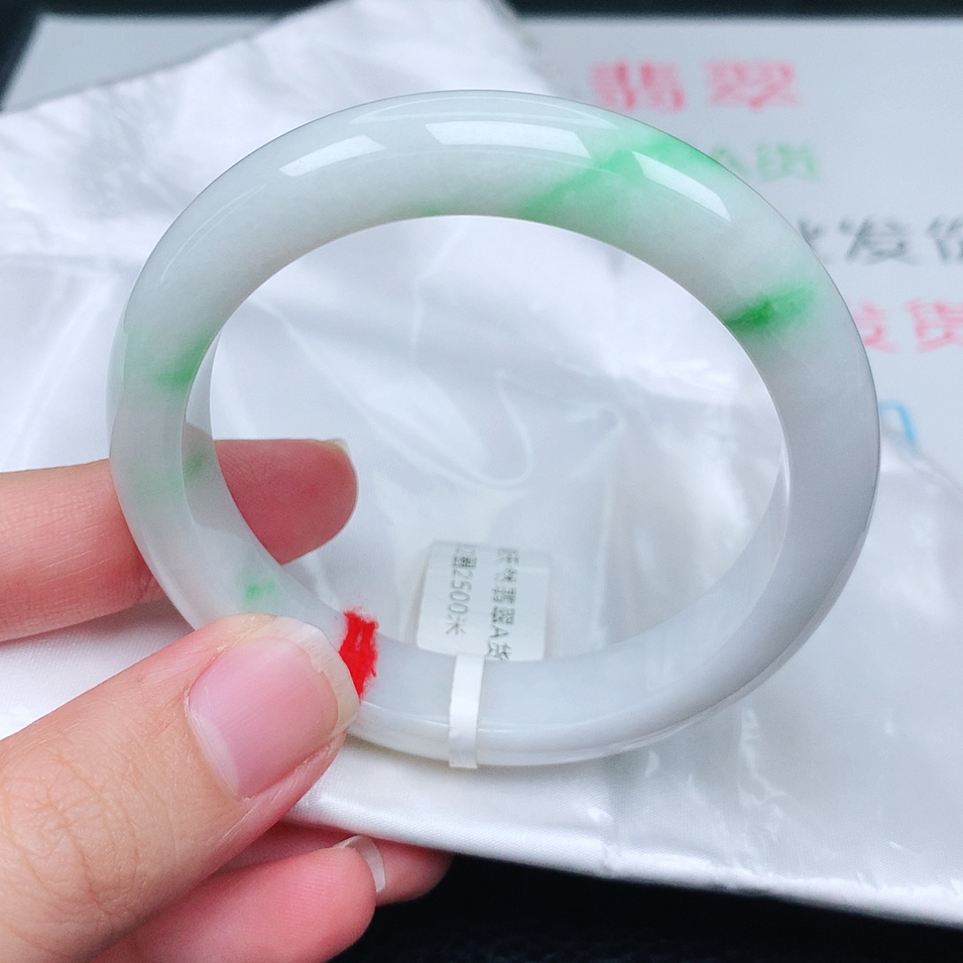 未镶嵌手镯翡翠天然翡翠手镯