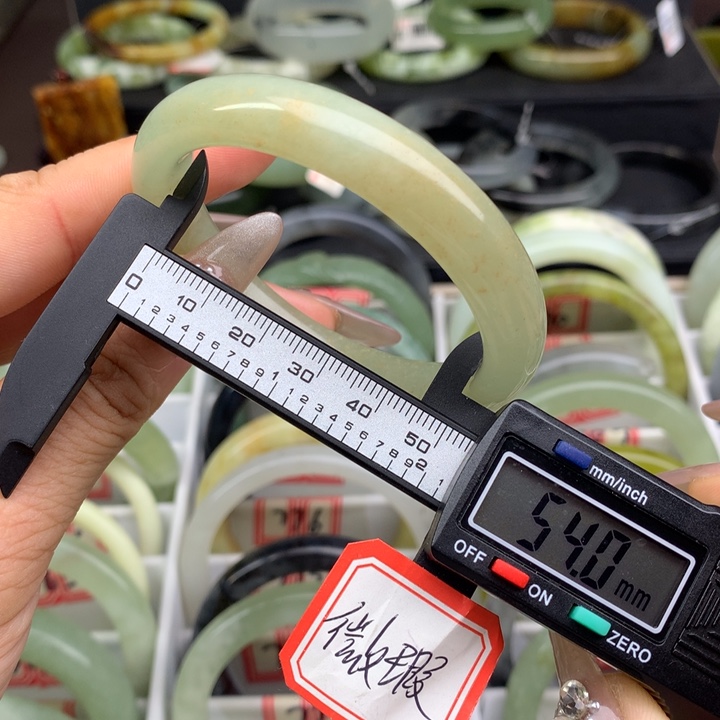 蛇纹石玉未镶嵌手镯768