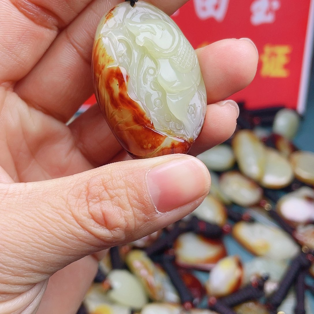 和田玉颈饰未镶嵌