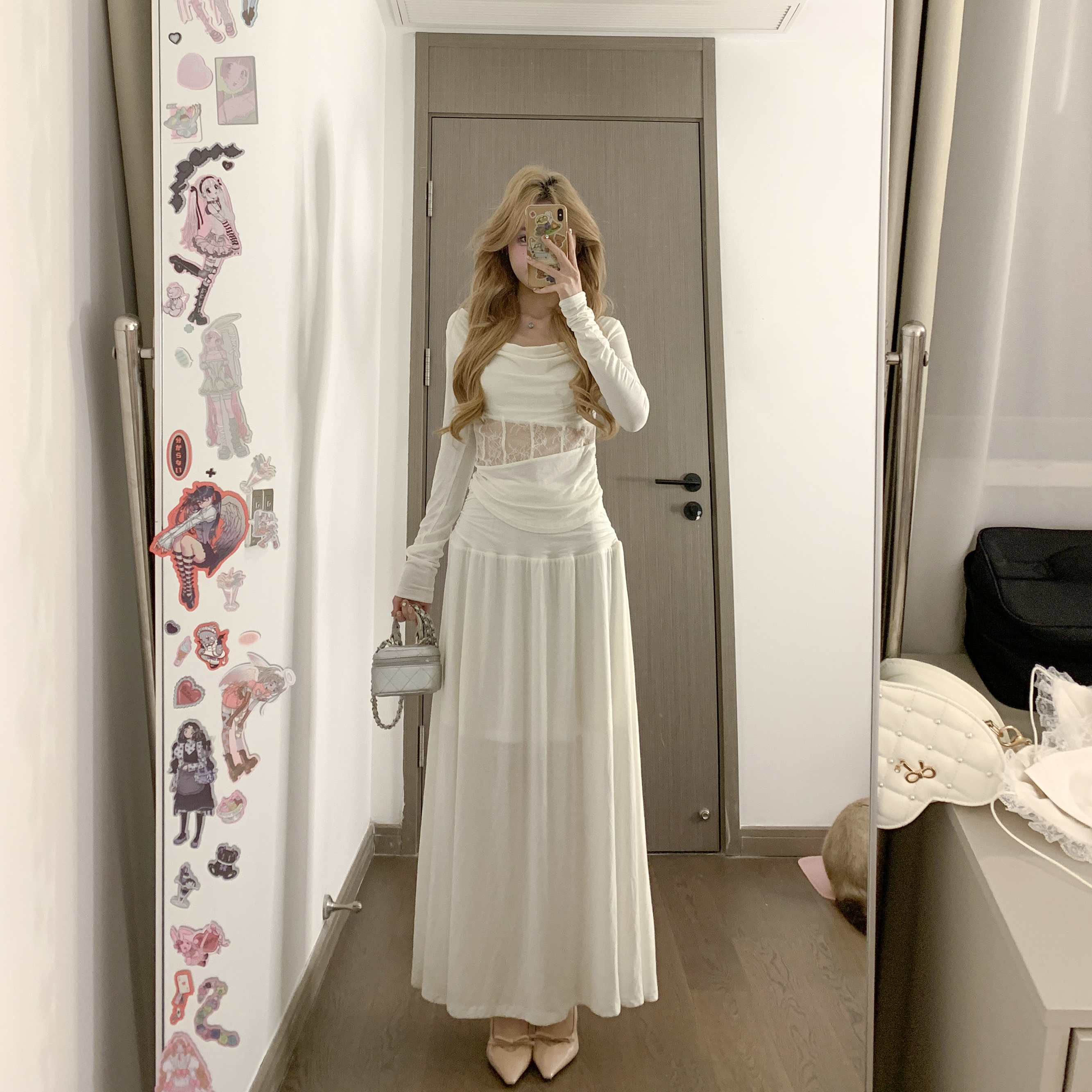 设计感一字肩镂空蕾丝褶皱打底衫半身裙套装