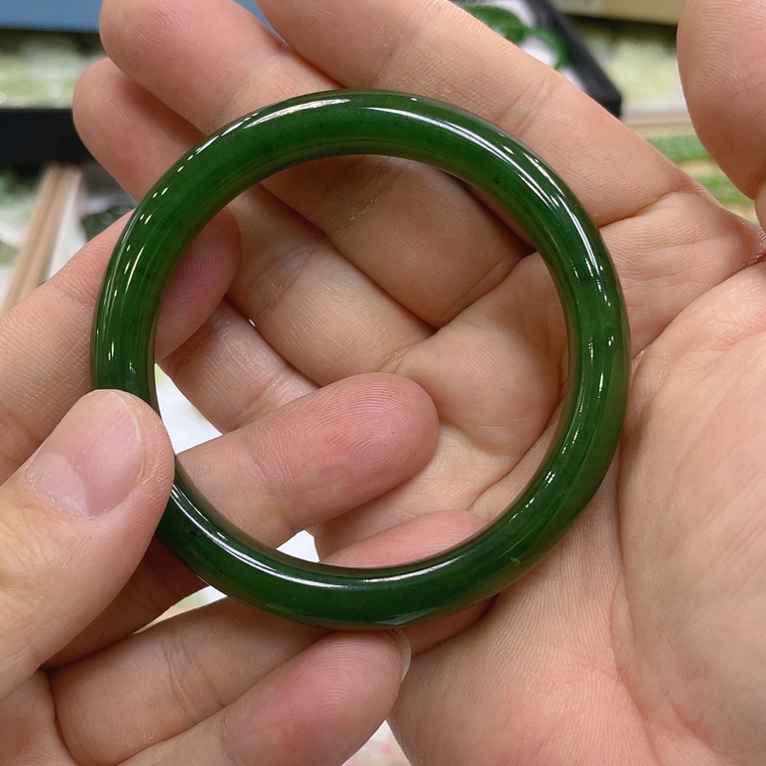 和田玉（碧玉）手镯未镶嵌