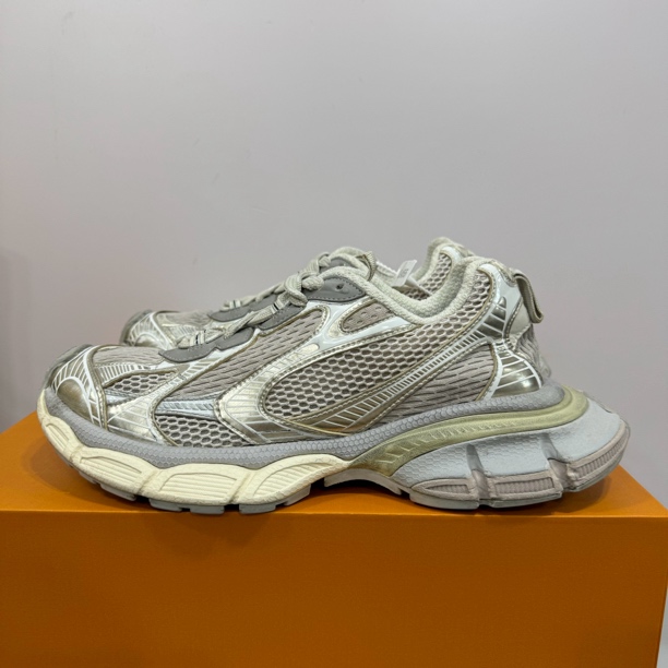 95新 Balenciaga/巴黎世家 41码 3XL 灰白 低帮老爹鞋