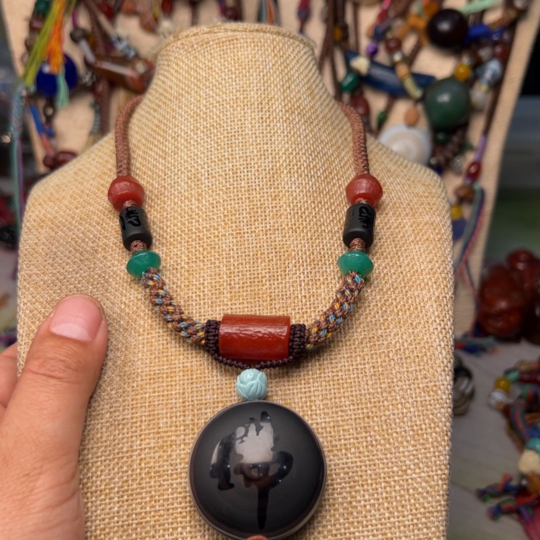 玛瑙/玉髓颈饰未镶嵌