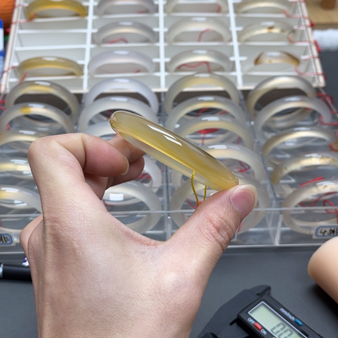 玛瑙/玉髓手镯未镶嵌酥****ㅤ