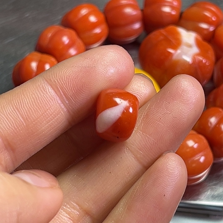 颈饰琉璃茂*琉璃………..