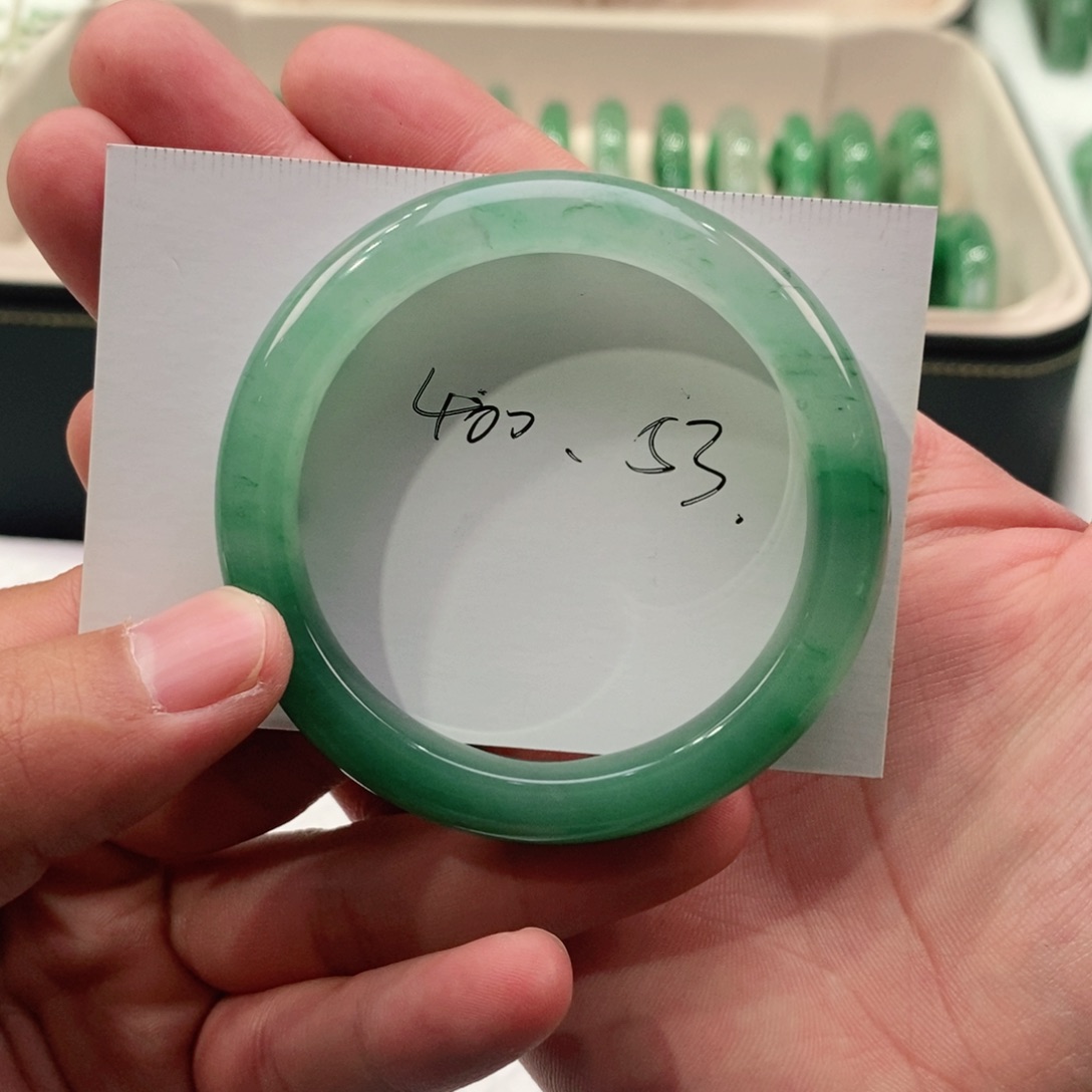 未镶嵌手镯石英质玉（非洲翠）