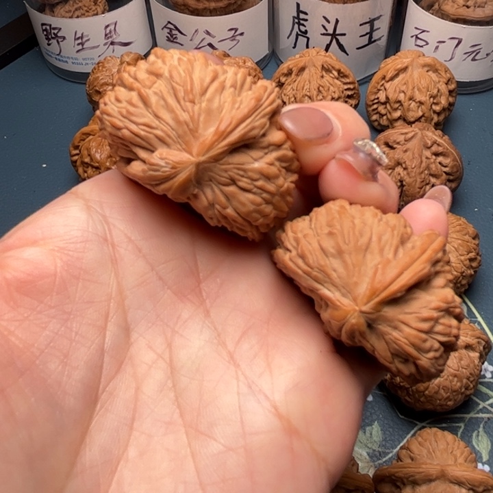 文玩核桃把件合体58白狮子半壁江山