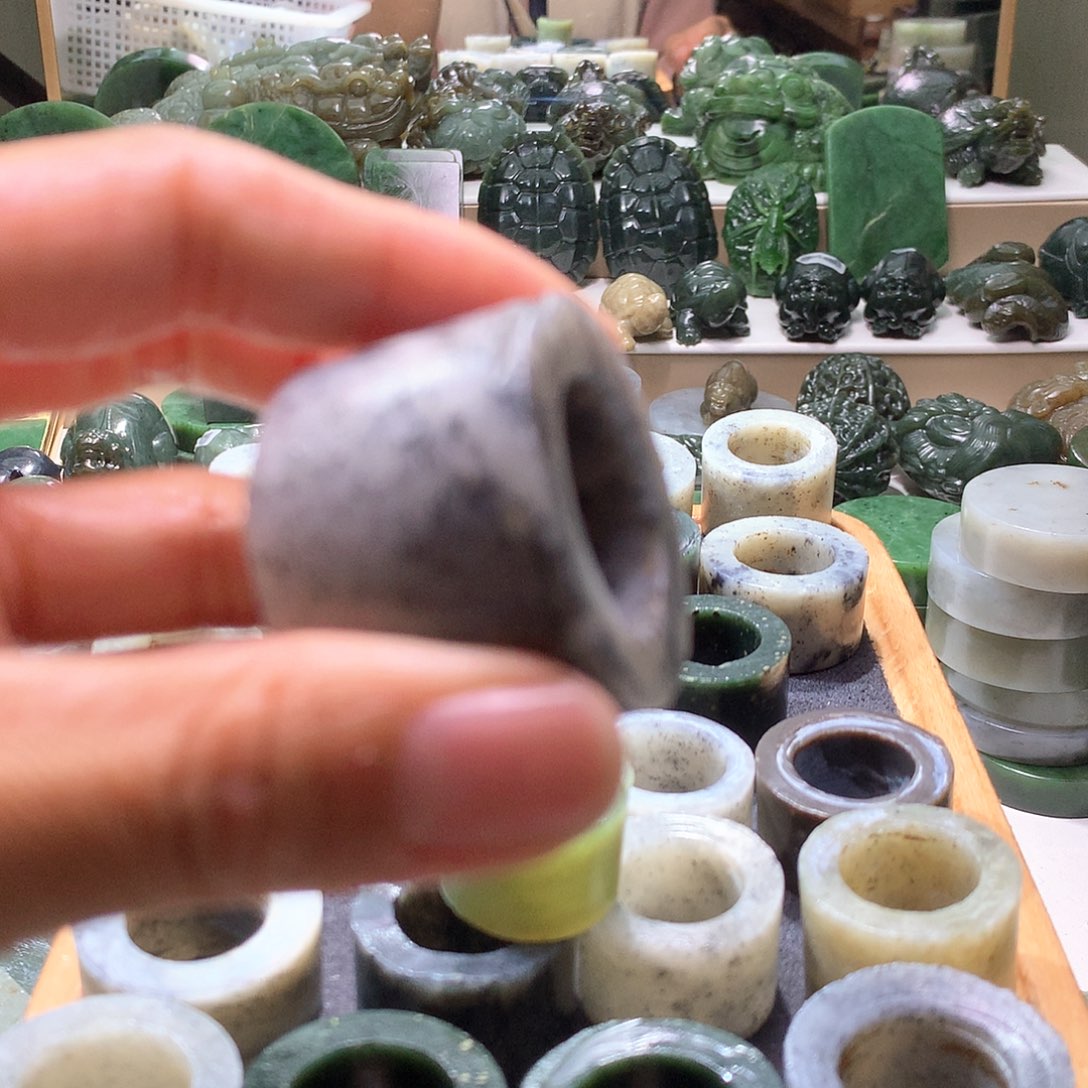 4***8和田玉未镶嵌颈饰