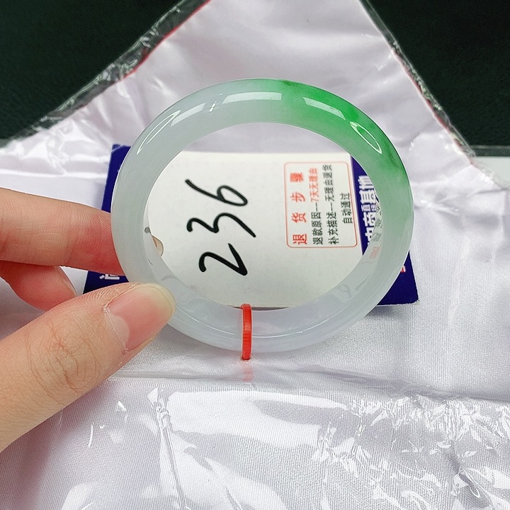 未镶嵌手镯翡翠爱*子翡翠手镯