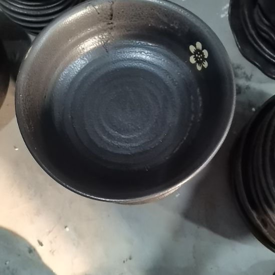 邱***月瓷器微瑕不退不换2个