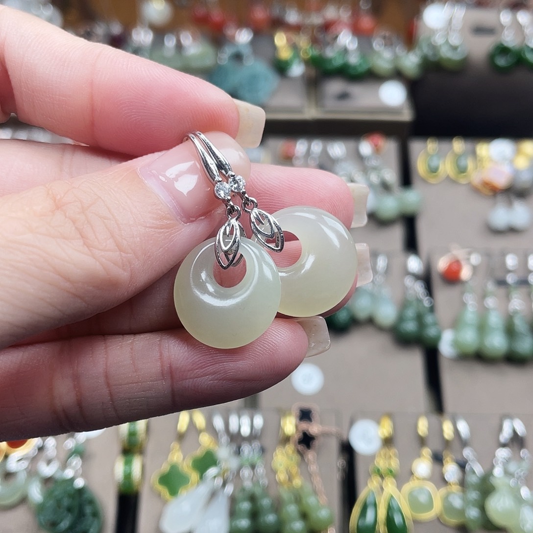 和田玉银S925镶嵌耳饰