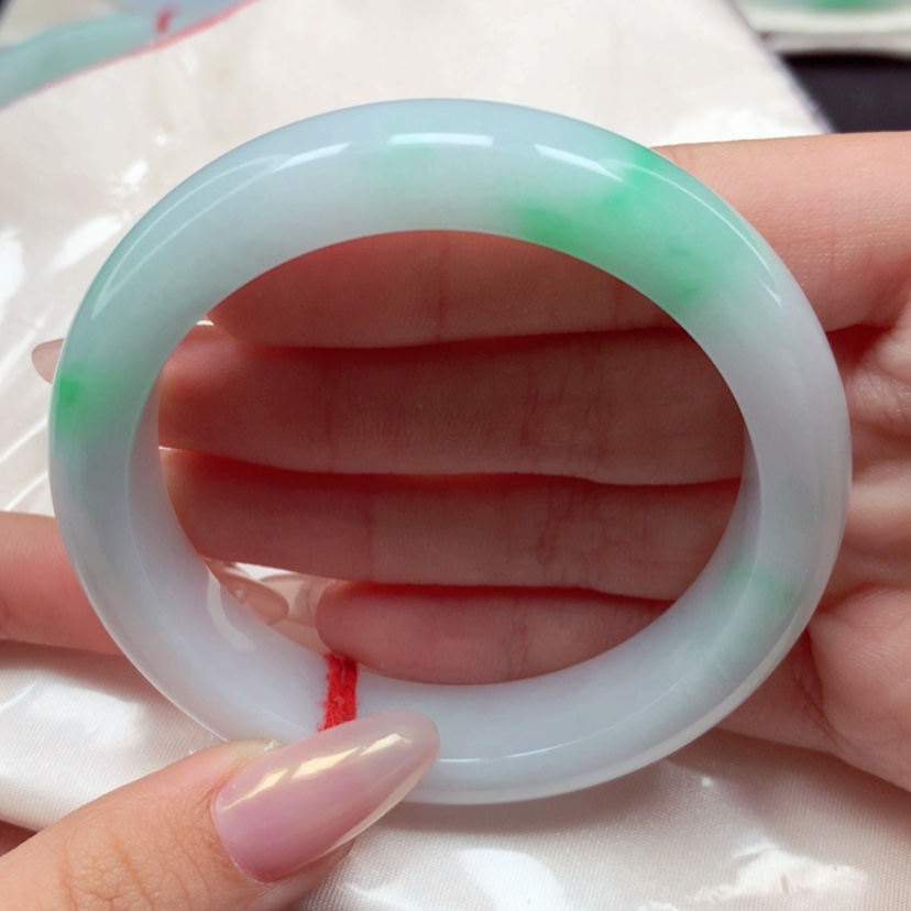 【闪购商品】翡翠手镯未镶嵌56圈