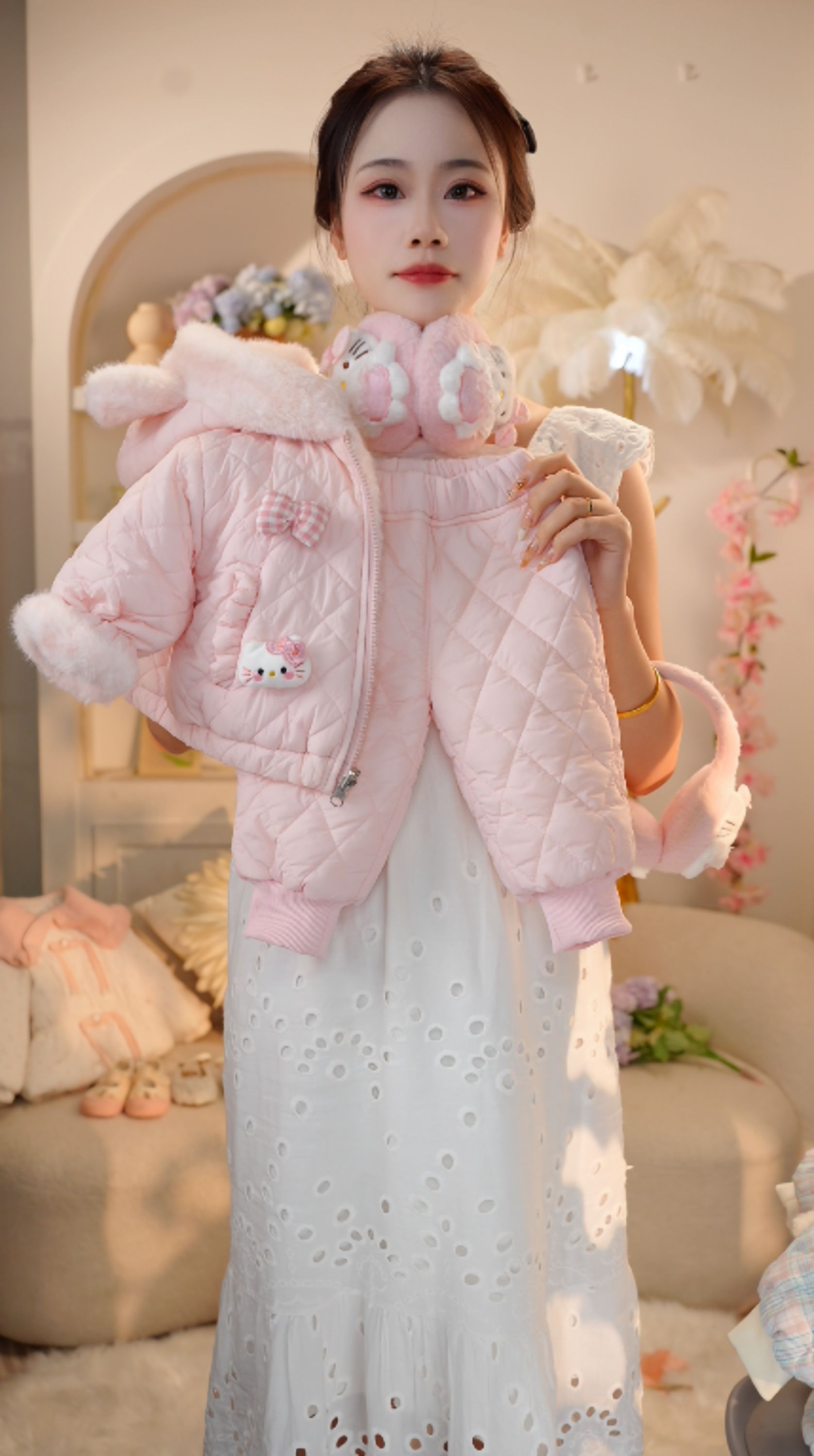 2025年冬季新款女童甜美可爱立体猫咪加棉毛毛双面连帽套装2501-2