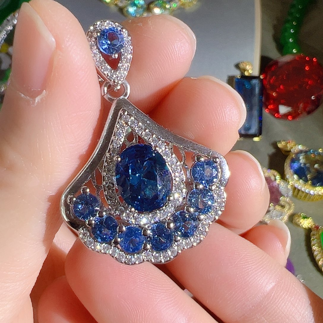 花岗石钨合金红色蓝色吊坠