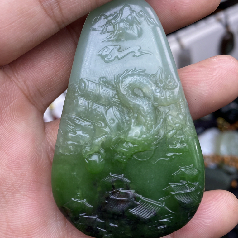 和田玉碧玉三色府上有龙吊坠挂件