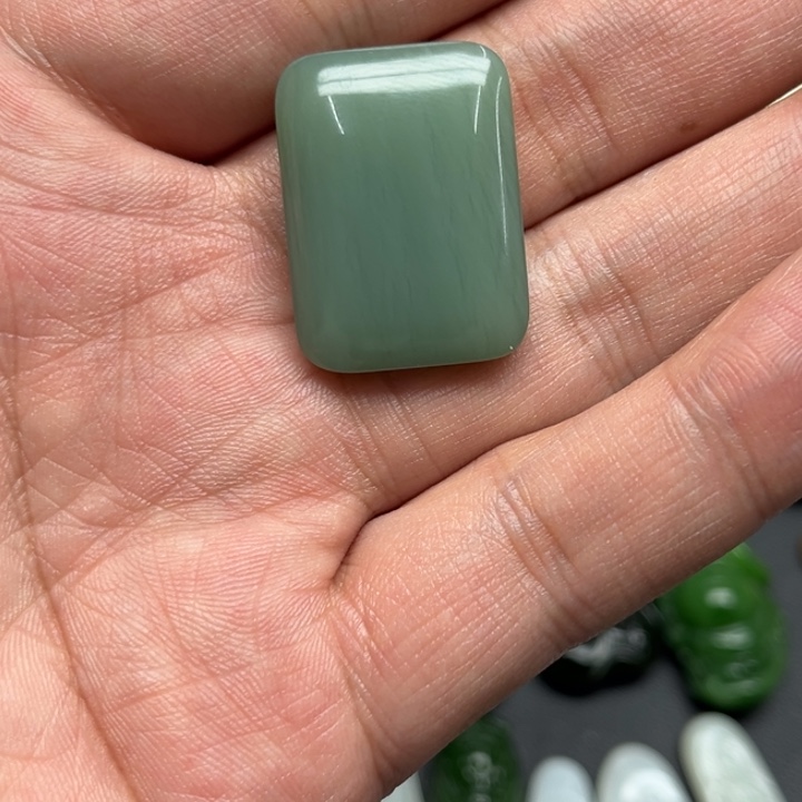 和田玉（碧玉）吊坠(不含链)未镶嵌金***橱