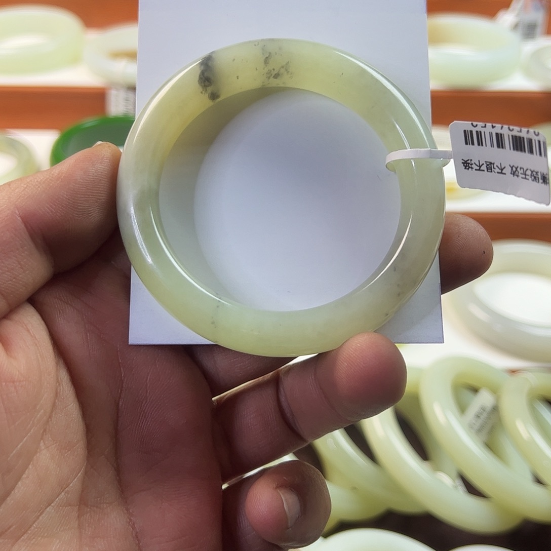 未镶嵌手镯和田玉且末飘墨意境镯