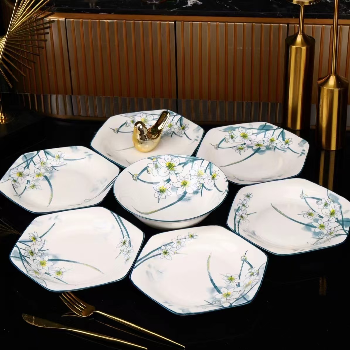 8.5英寸水仙花六角盘6个+8英寸汤碗1个+汤勺1个 破损联系客服