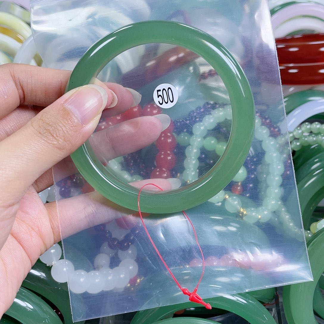 石英质玉手镯未镶嵌60