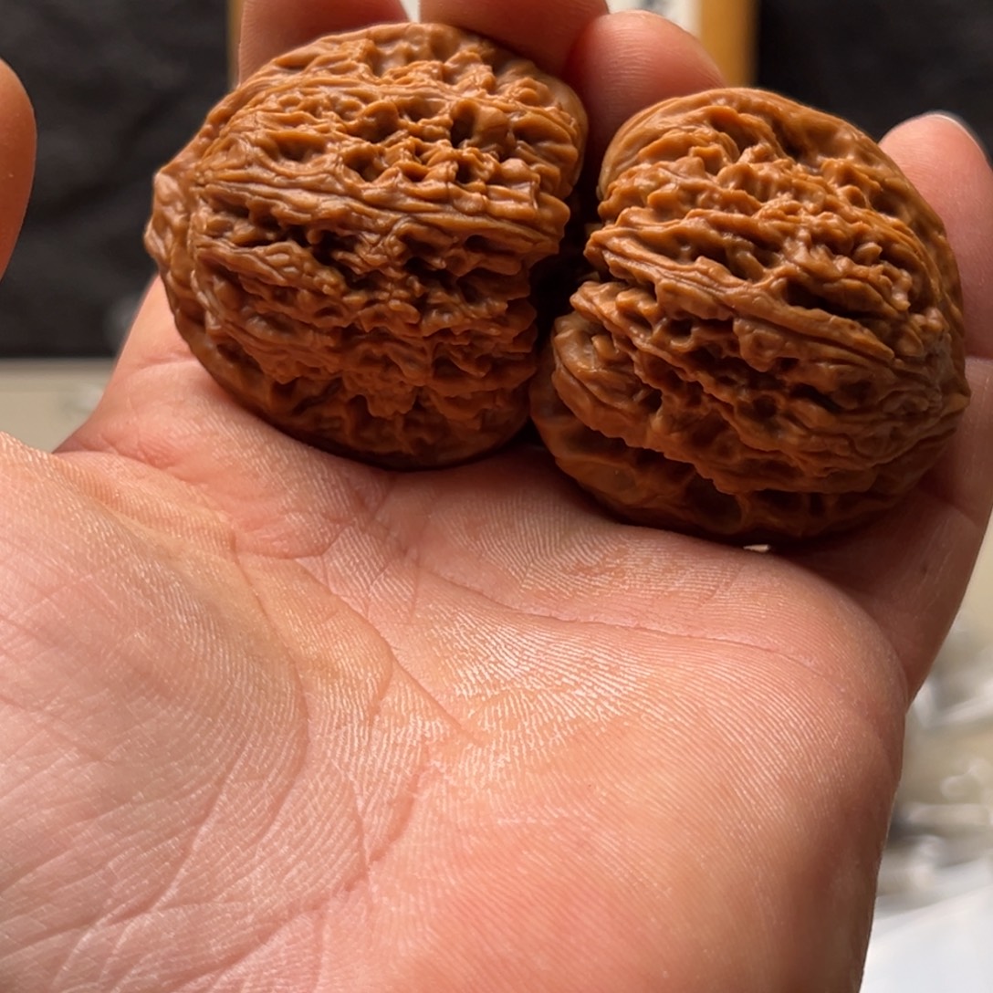 锋***忆把件文玩核桃南疆44黄线