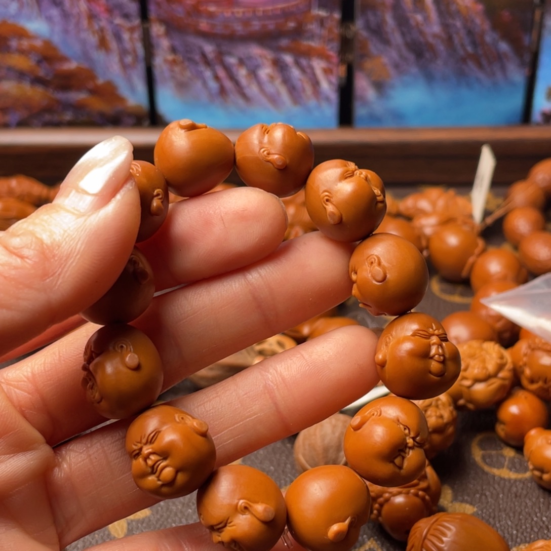 拿***玩橄榄核吊坠1.6胖子百态