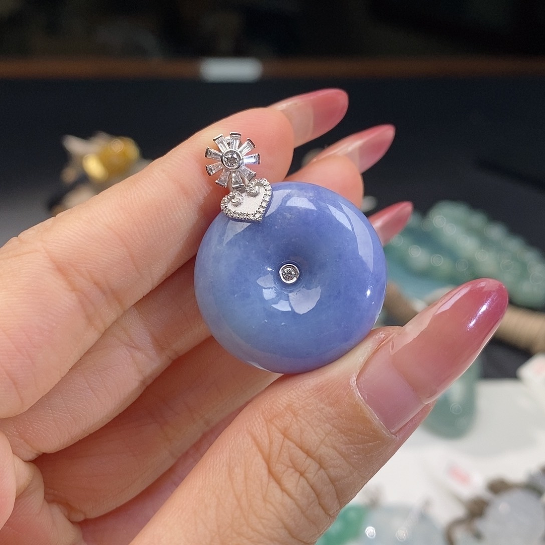 翡翠吊坠(不含链)18K金镶嵌