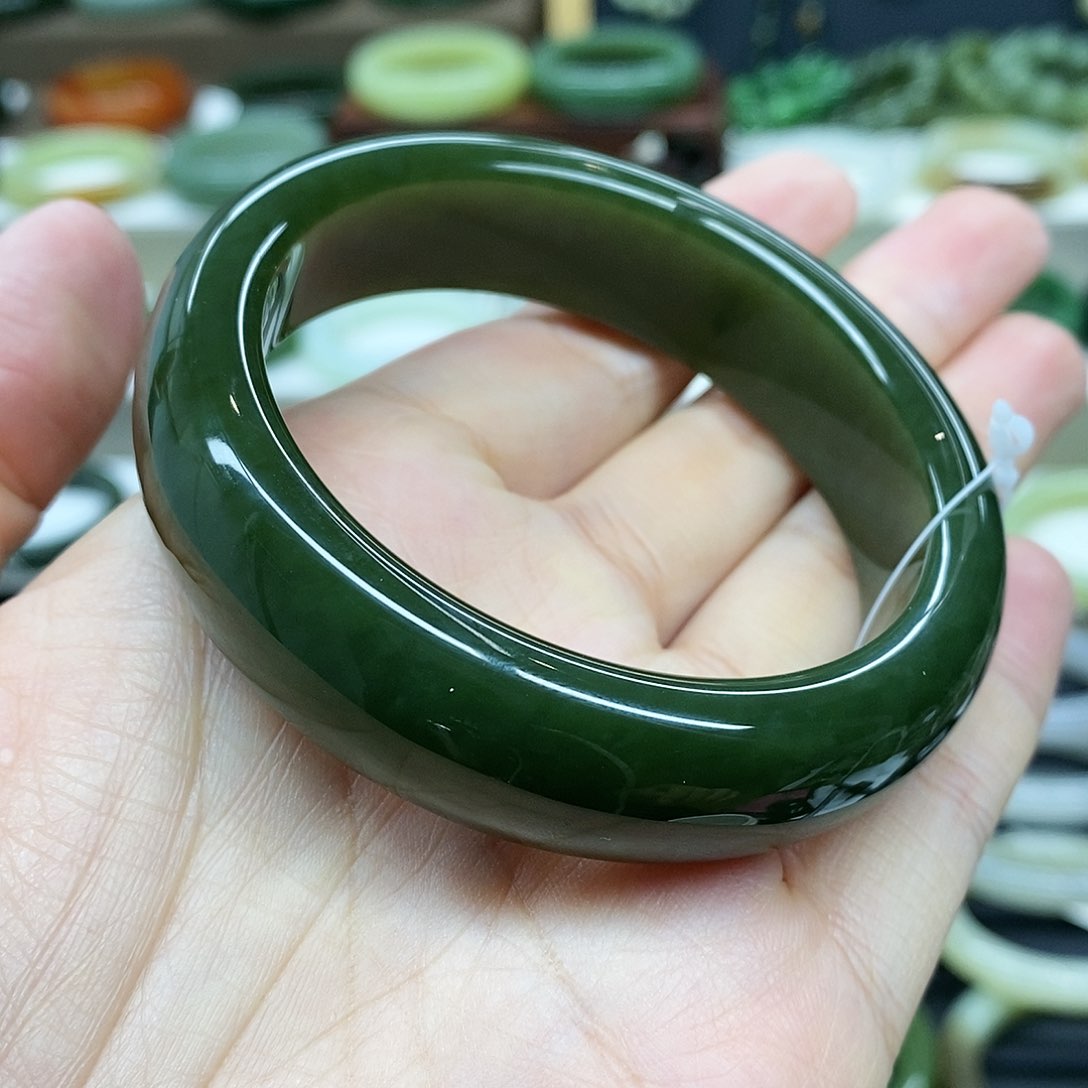 【闪购商品】未镶嵌手镯和田玉