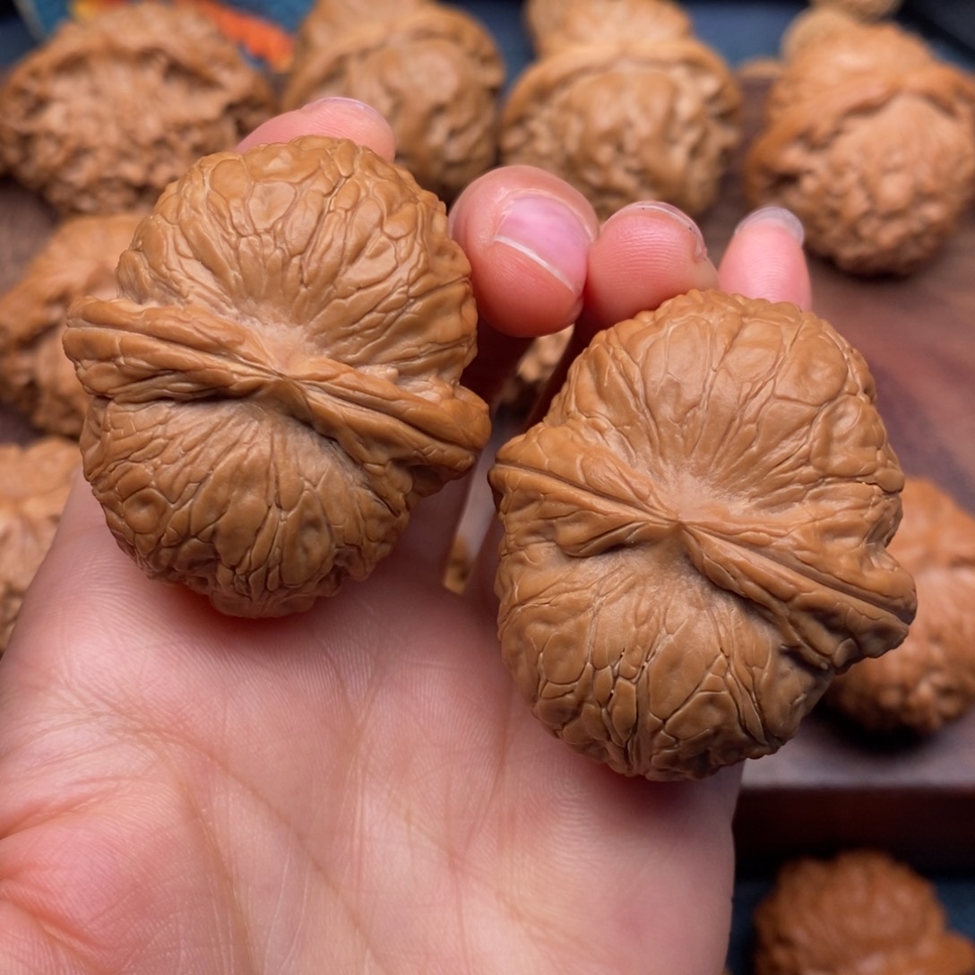 文玩核桃吊坠43全品平谷元宝，精配毕业对