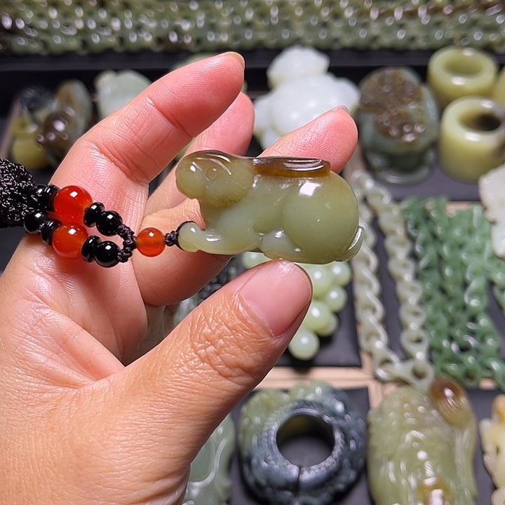 王***俊和田玉未镶嵌挂件